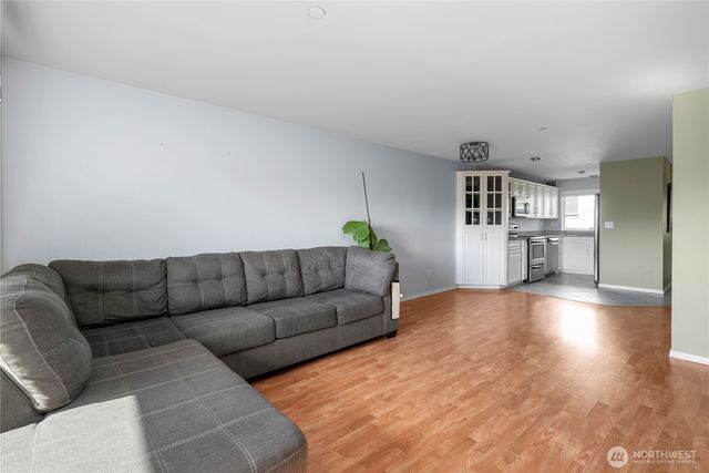 485 SW Bayshore Drive #C201, Oak Harbor, WA 98277