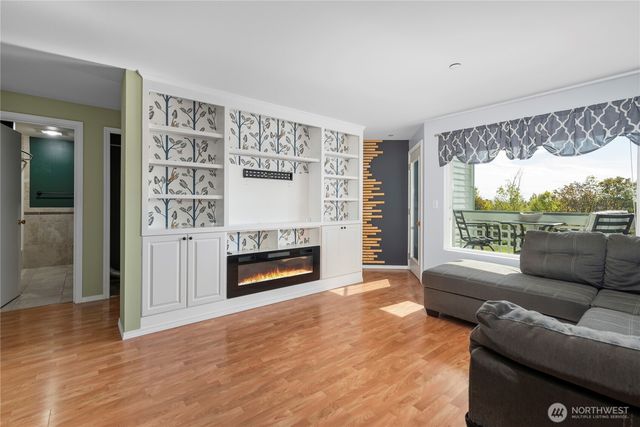 485 SW Bayshore Drive #C201, Oak Harbor, WA 98277