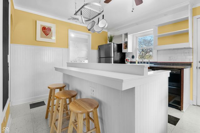 1825 Lee Street, Columbus, IN 47201