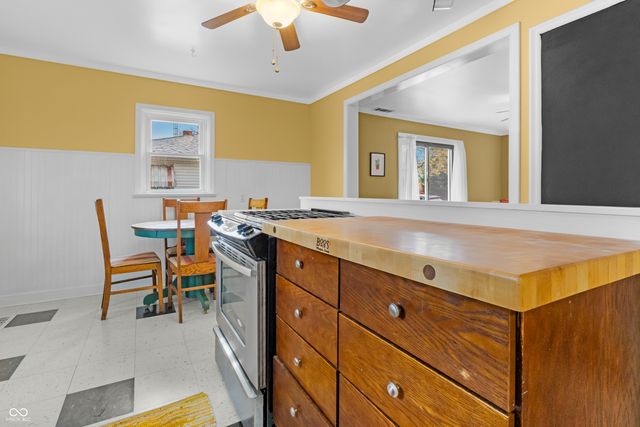 1825 Lee Street, Columbus, IN 47201