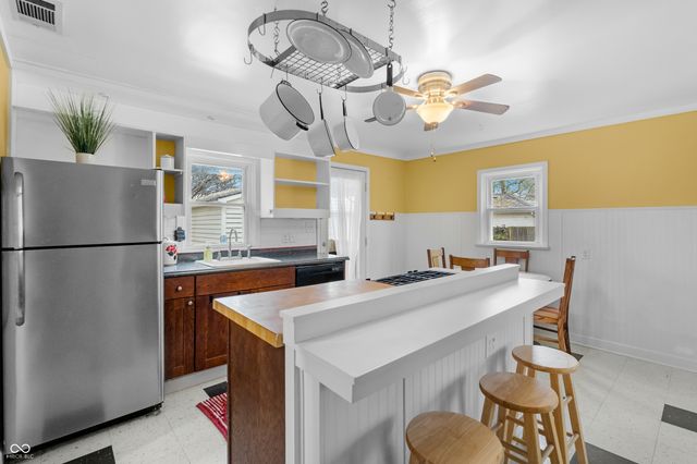 1825 Lee Street, Columbus, IN 47201