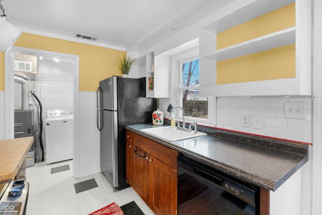 1825 Lee Street, Columbus, IN 47201