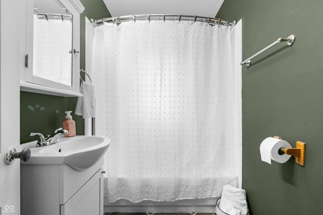 1825 Lee Street, Columbus, IN 47201