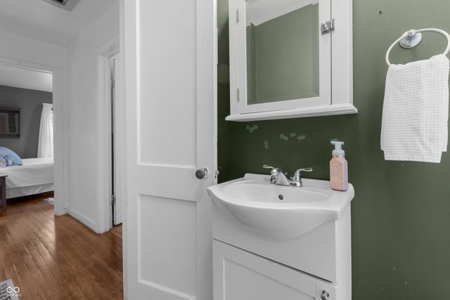 1825 Lee Street, Columbus, IN 47201