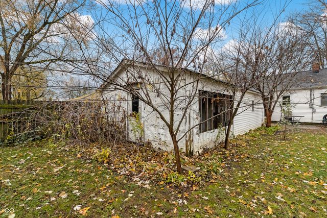 1825 Lee Street, Columbus, IN 47201