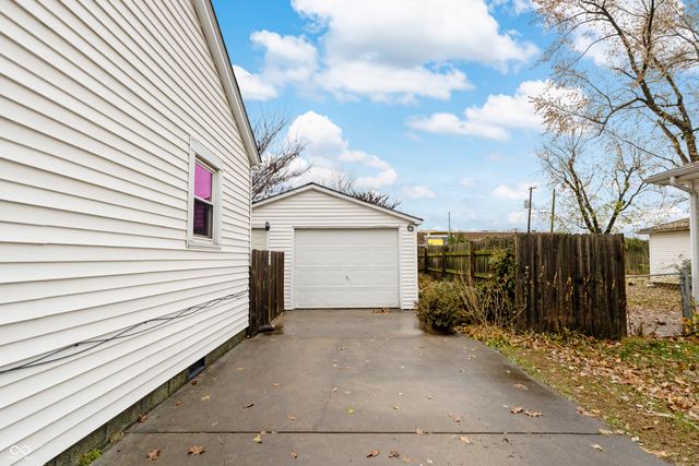 1825 Lee Street, Columbus, IN 47201