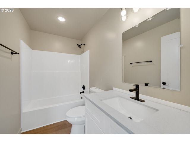 4610 SPRUCE St, Bay City, OR 97107