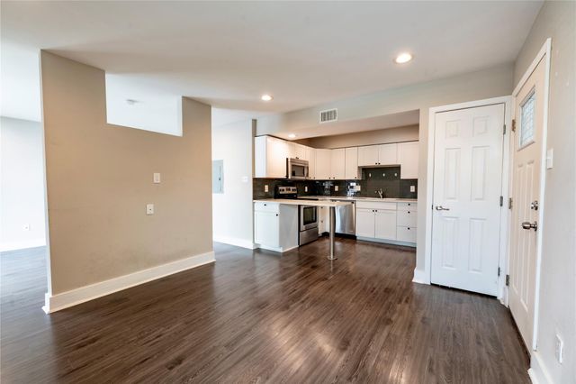 935 La Posada DR 154, Austin, TX 78752