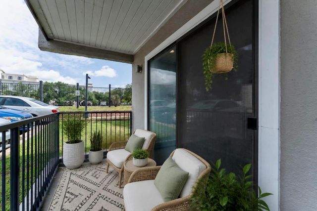 935 La Posada DR 154, Austin, TX 78752