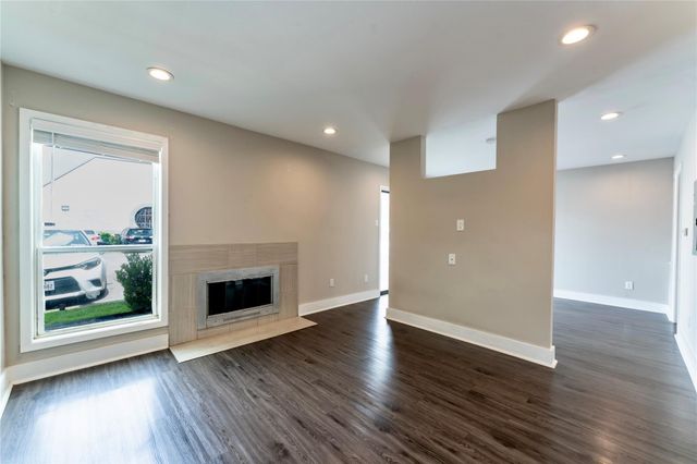 935 La Posada DR 154, Austin, TX 78752