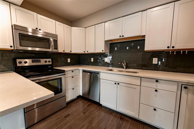 935 La Posada DR 154, Austin, TX 78752