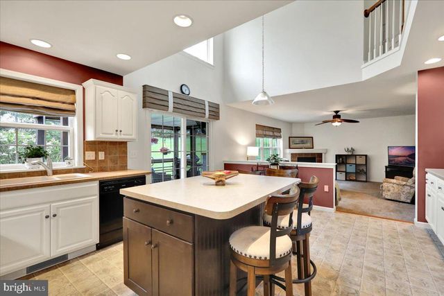 201 CEDAR HOLLOW, Manheim, PA 17545