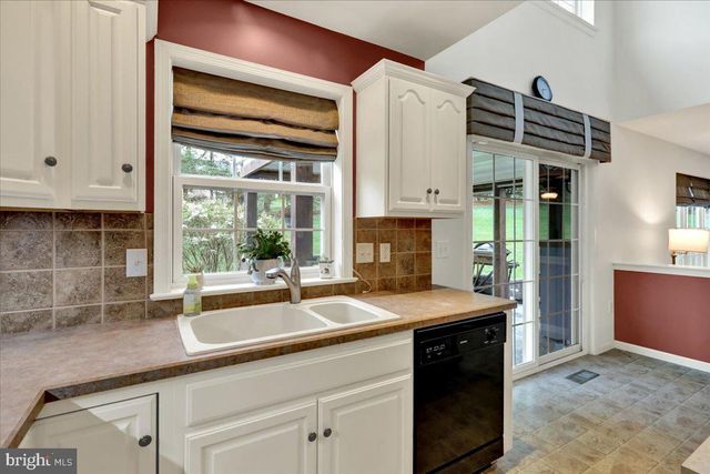 201 CEDAR HOLLOW, Manheim, PA 17545