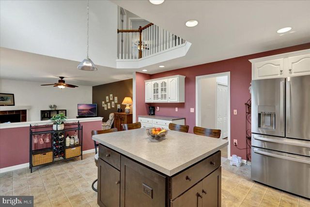 201 CEDAR HOLLOW, Manheim, PA 17545