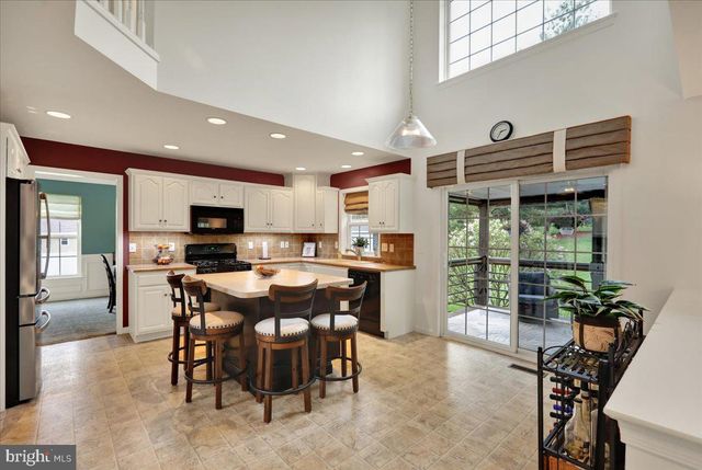 201 CEDAR HOLLOW, Manheim, PA 17545