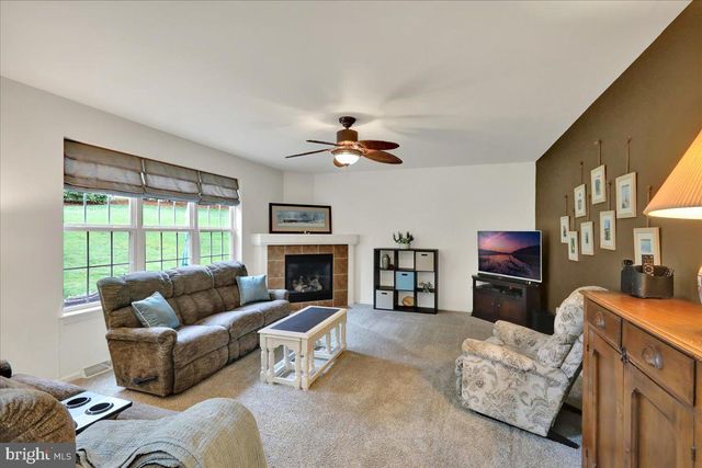 201 CEDAR HOLLOW, Manheim, PA 17545