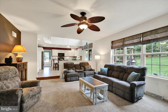 201 CEDAR HOLLOW, Manheim, PA 17545