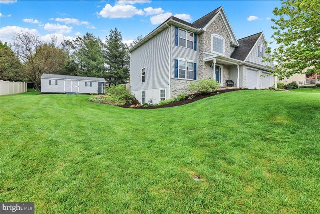 201 CEDAR HOLLOW, Manheim, PA 17545