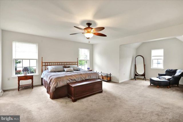 201 CEDAR HOLLOW, Manheim, PA 17545