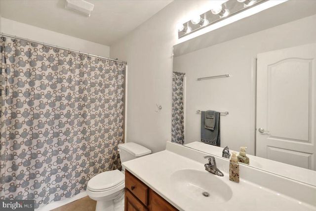 201 CEDAR HOLLOW, Manheim, PA 17545