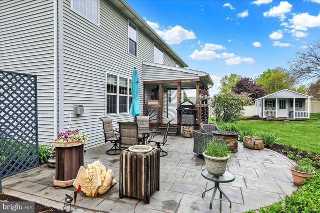 201 CEDAR HOLLOW, Manheim, PA 17545
