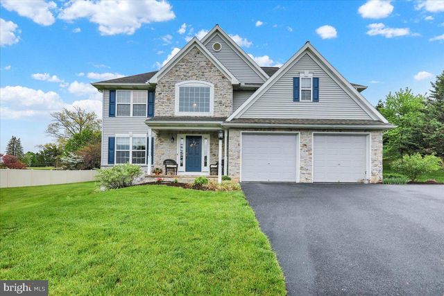 201 CEDAR HOLLOW, Manheim, PA 17545