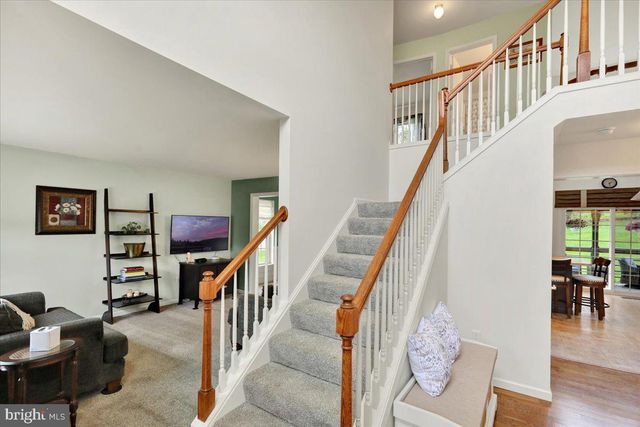 201 CEDAR HOLLOW, Manheim, PA 17545