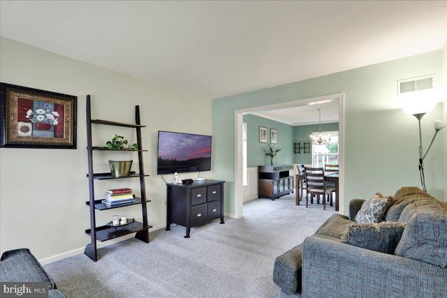 201 CEDAR HOLLOW, Manheim, PA 17545