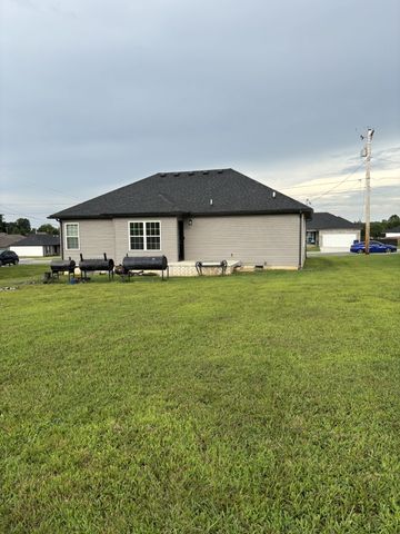 402 Rose Ln, Shelbyville, TN 37160