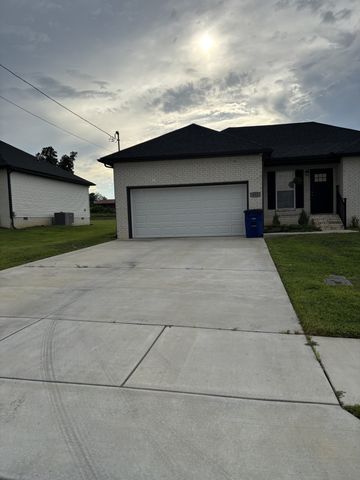 402 Rose Ln, Shelbyville, TN 37160