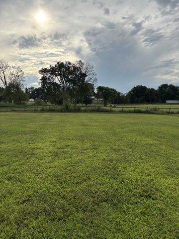 402 Rose Ln, Shelbyville, TN 37160