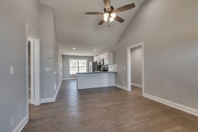 402 Rose Ln, Shelbyville, TN 37160