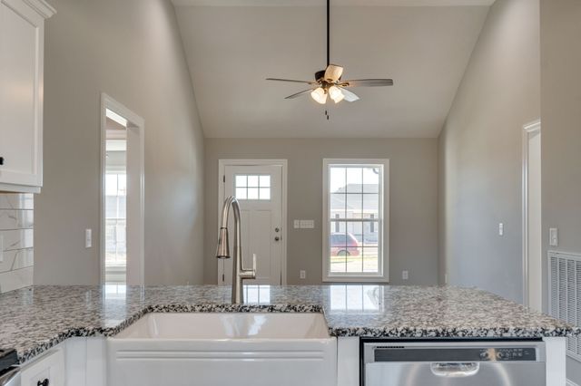 402 Rose Ln, Shelbyville, TN 37160