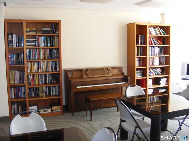 2625 Park Avenue 10H, Bridgeport, CT 06604