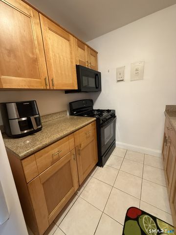2625 Park Avenue 10H, Bridgeport, CT 06604