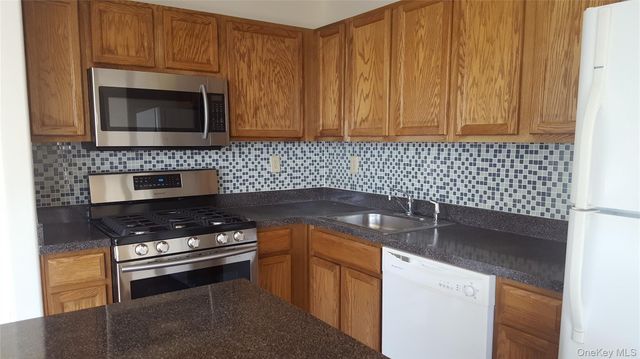 72-07 Catamaran Way 2, Arverne, NY 11692