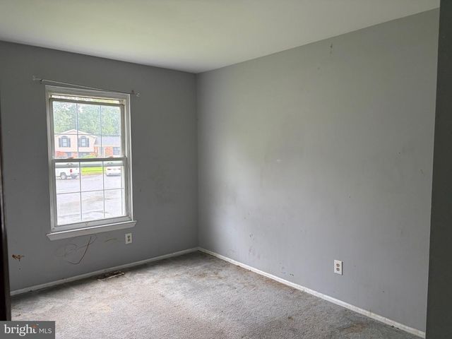6 HERCULES CT, Sewell, NJ 08080