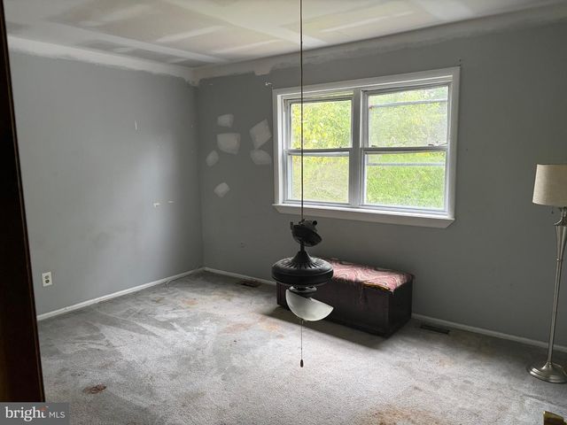 6 HERCULES CT, Sewell, NJ 08080