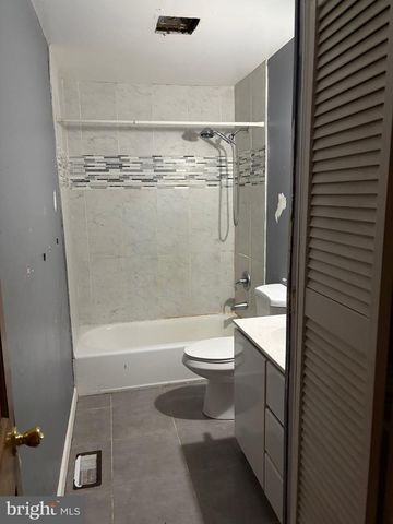6 HERCULES CT, Sewell, NJ 08080