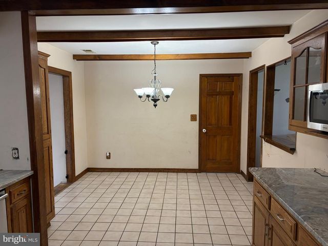 6 HERCULES CT, Sewell, NJ 08080