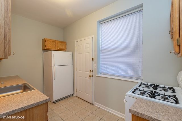 439 E Oakwood Boulevard 49, Chicago, IL 60653