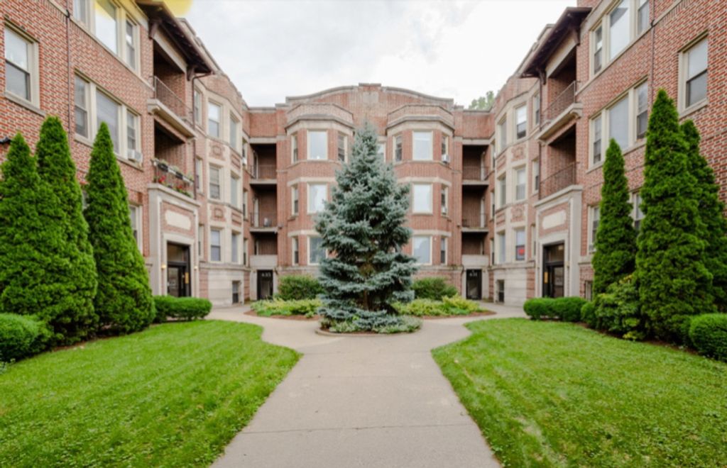 439 E Oakwood Boulevard 49, Chicago, IL 60653