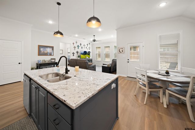 3057 Royal Garden, Tyler, TX 75701