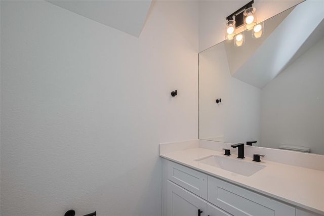 1350 W 24th Street, Houston, TX 77008