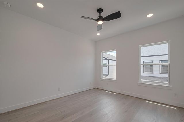 1350 W 24th Street, Houston, TX 77008