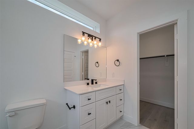 1350 W 24th Street, Houston, TX 77008