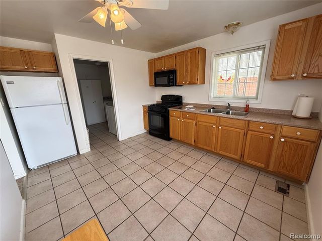 29126 Shirley Avenue, Madison Heights, MI 48071