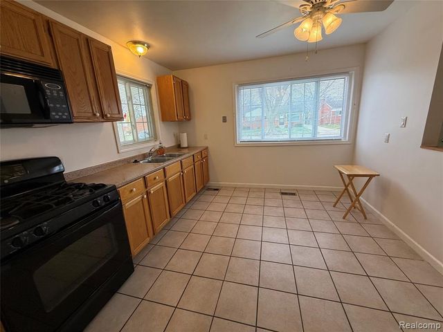 29126 Shirley Avenue, Madison Heights, MI 48071