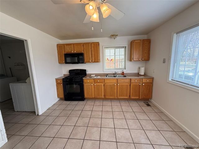 29126 Shirley Avenue, Madison Heights, MI 48071