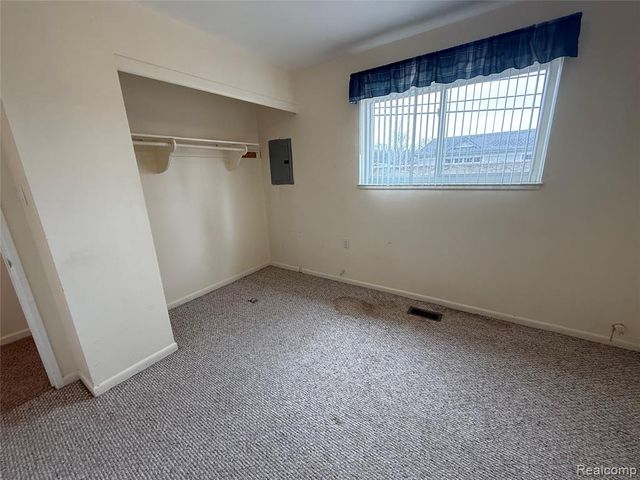 29126 Shirley Avenue, Madison Heights, MI 48071